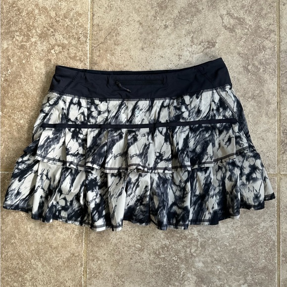 lululemon athletica Dresses & Skirts - Lululemon Retired Pacesetter Skort